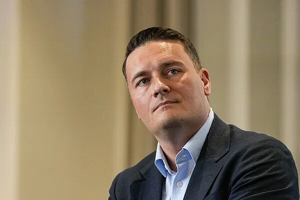 英国前内阁大臣：将竞选工党党首