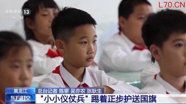 戍边战士千里给小学生送六一礼物